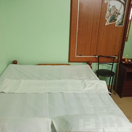 Om Sai Ram Home Stay Tiruvannāmalai Esterno foto