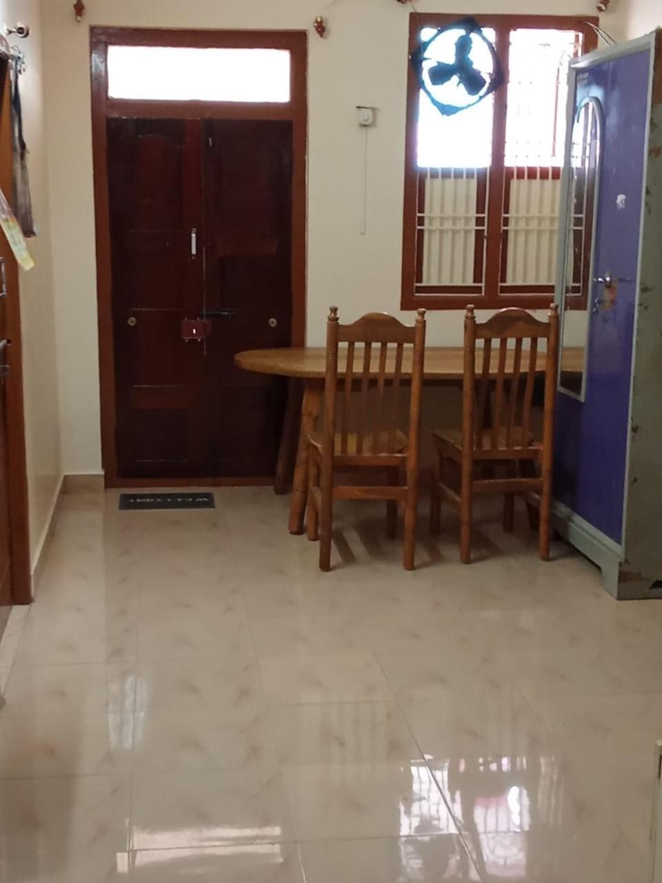 Om Sai Ram Home Stay Tiruvannāmalai Esterno foto