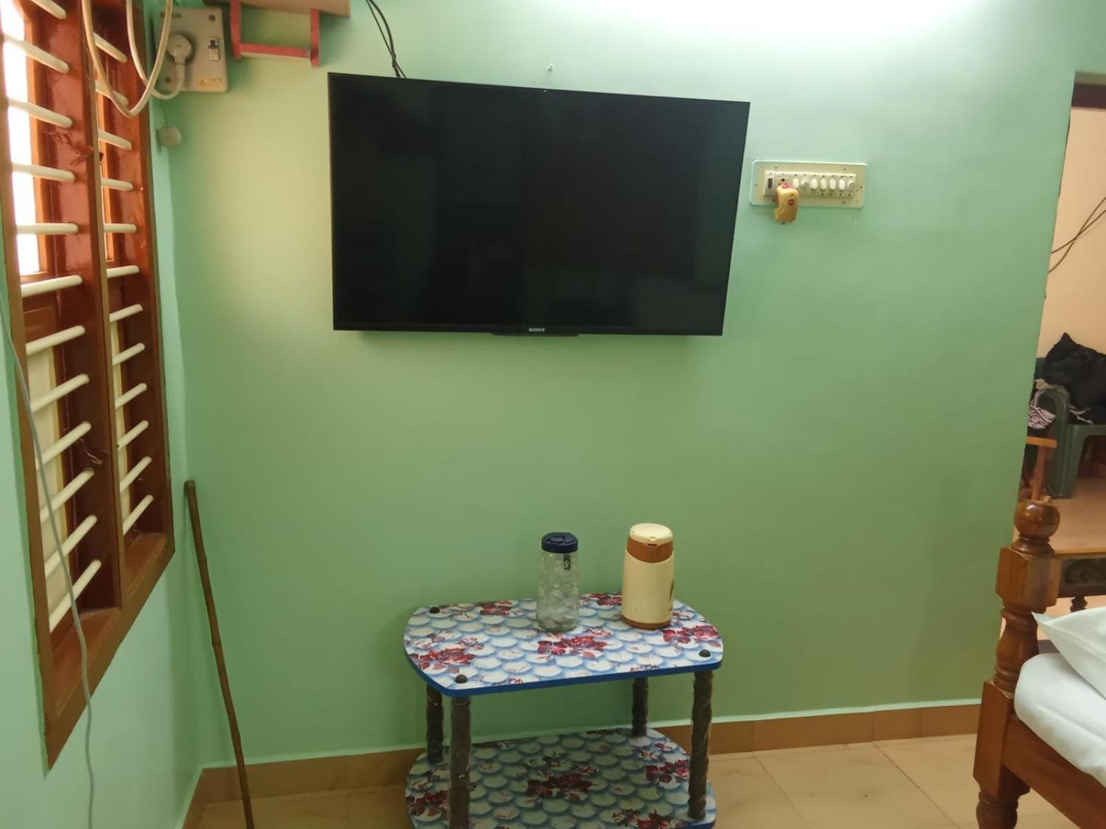 Om Sai Ram Home Stay Tiruvannāmalai Esterno foto