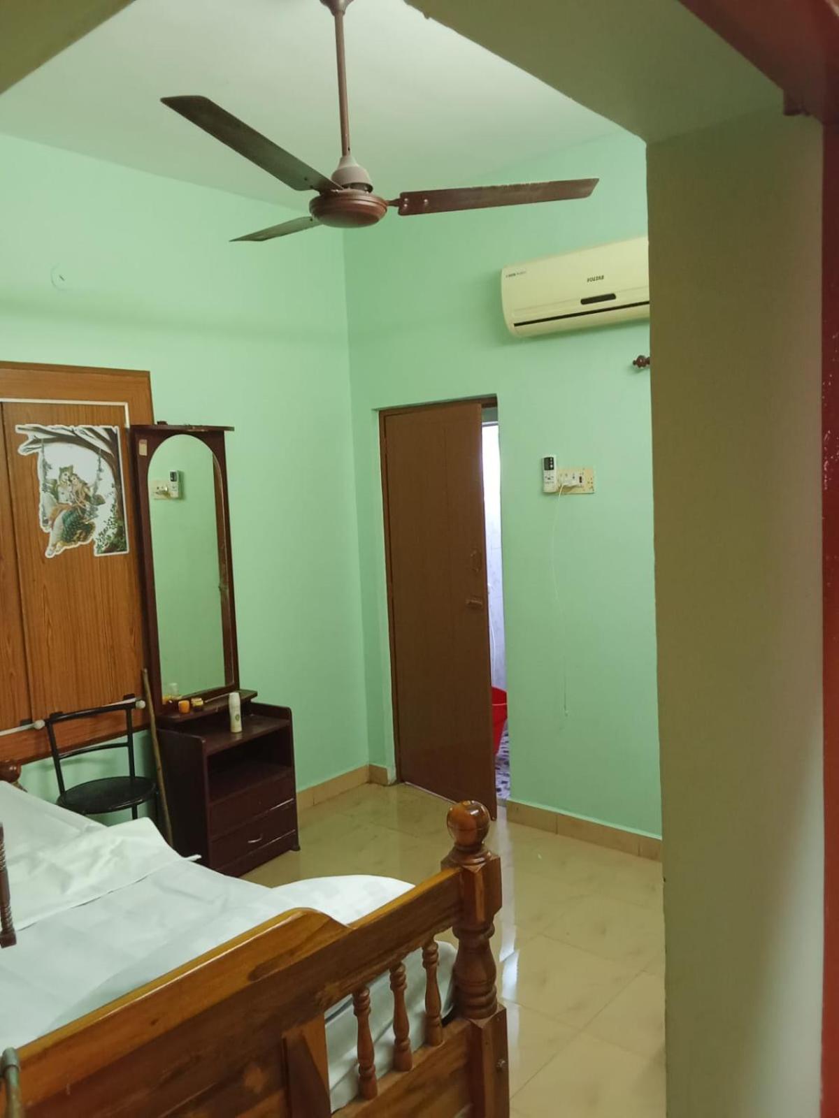 Om Sai Ram Home Stay Tiruvannāmalai Esterno foto
