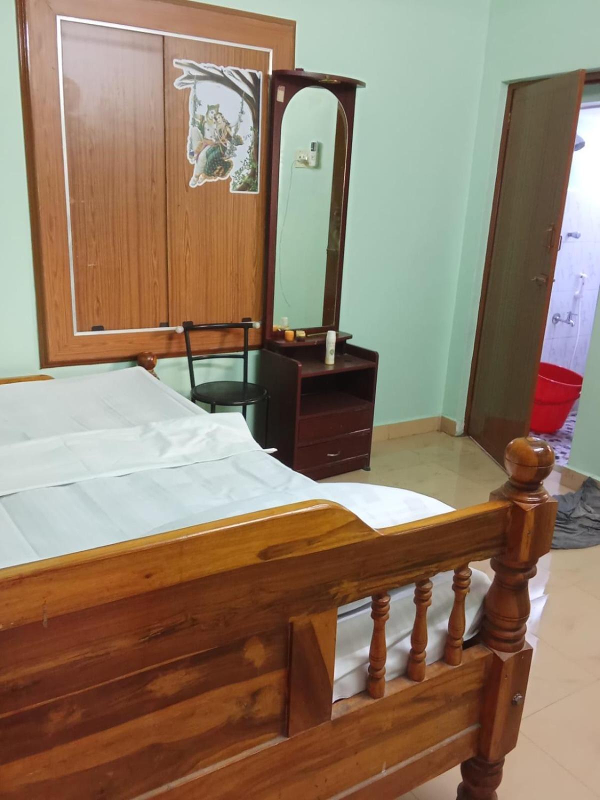 Om Sai Ram Home Stay Tiruvannāmalai Esterno foto